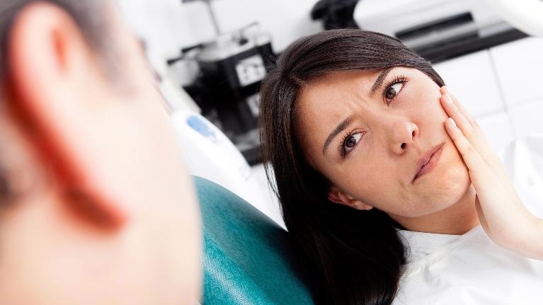 Dental Implant Discomfort | LJ Dentistry
